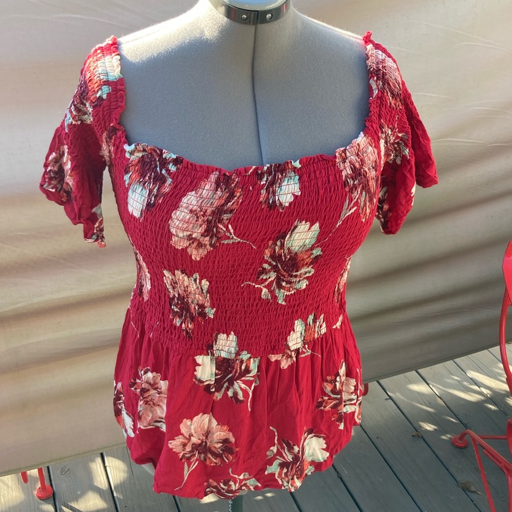 Maurice’s Large Smocked top
